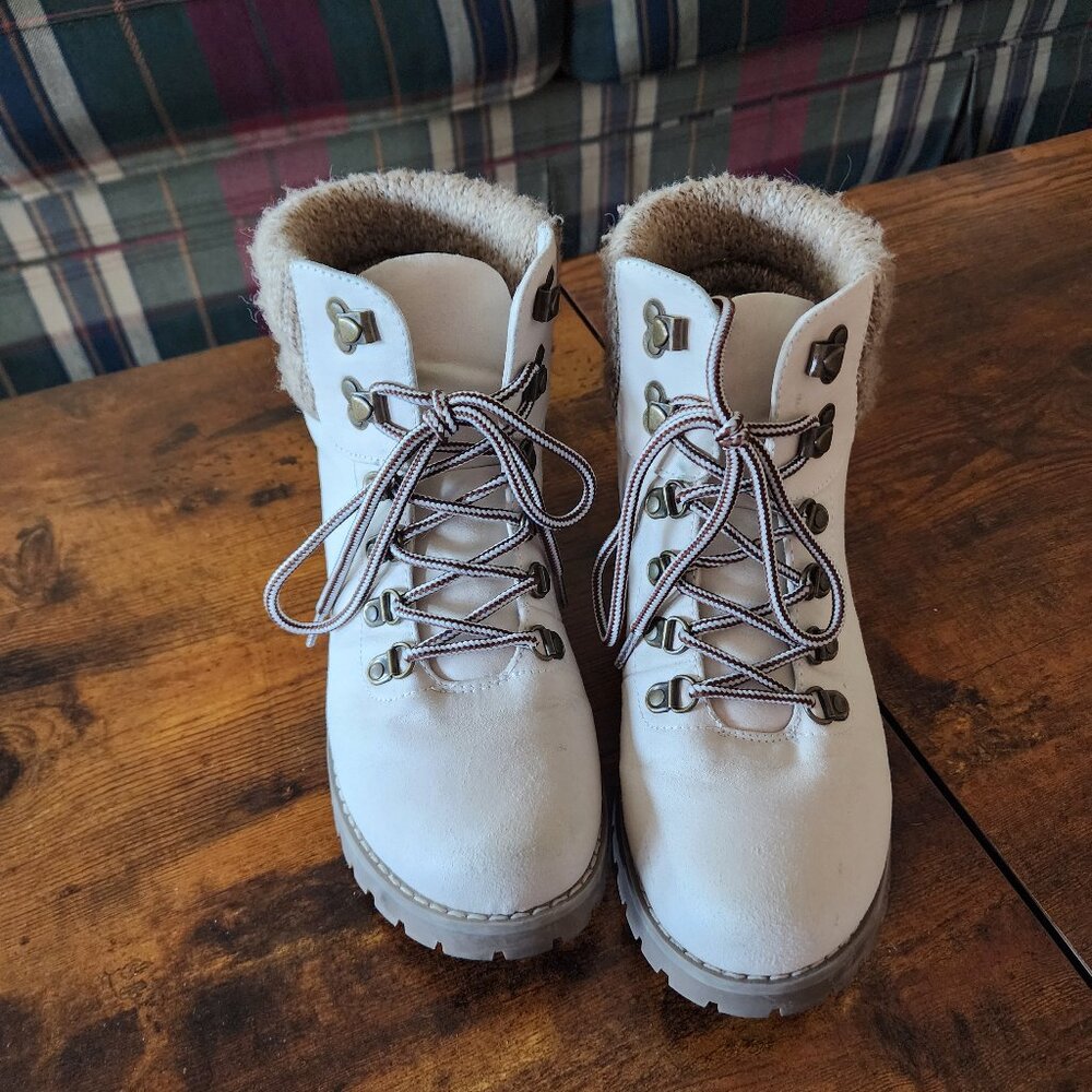Cliff hiking boots
